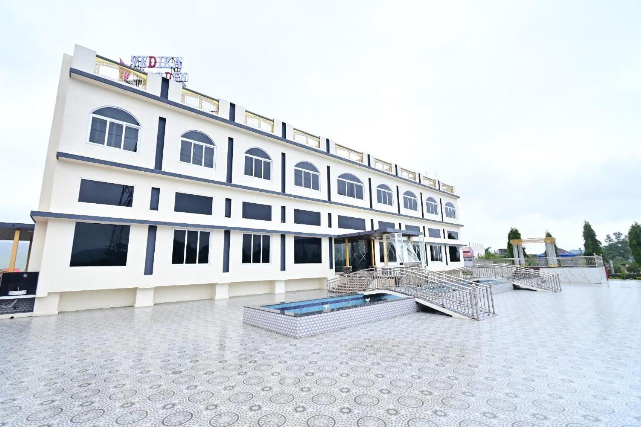 Vedika Garden Hotel Ambavna Ngoại thất bức ảnh
