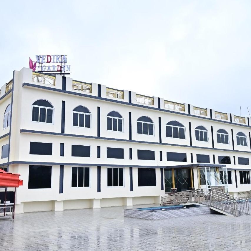 Vedika Garden Hotel Ambavna Ngoại thất bức ảnh